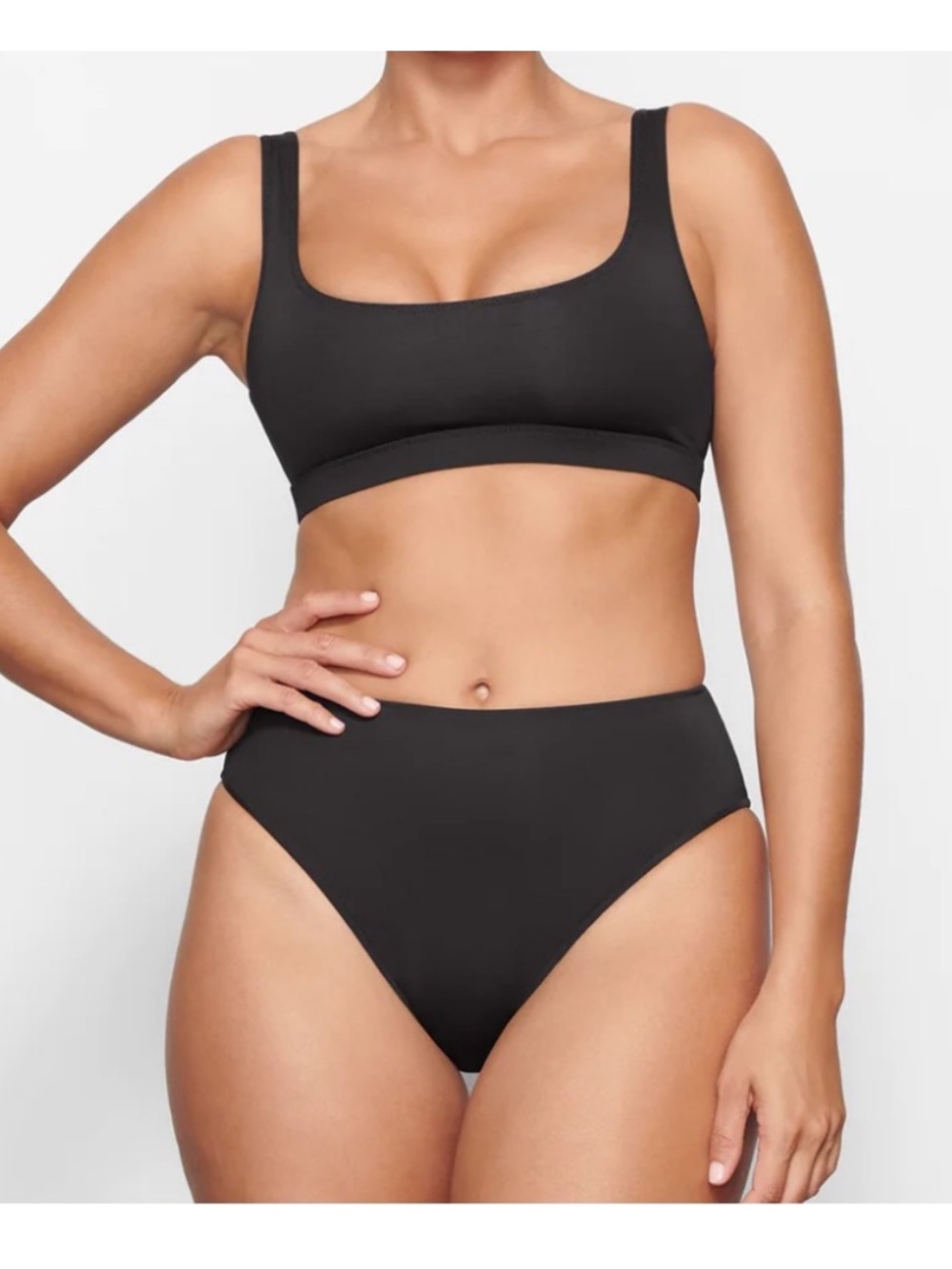 Skims mid waist bikini bottom Large ✨NWT